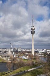 Deutschland, München, Olympiapark mit Olympiaturm - ELF02002