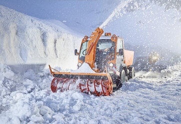 Austria, Tyrol, Hochgurgl, snow-plowing service with snowblower - CVF01115