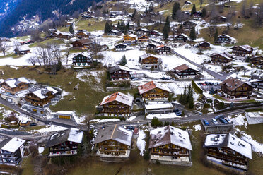 Schweiz, Kanton Bern, Grindelwald, Stadtbild im Winter - AMF06691