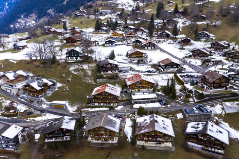 Switzerland, Canton of Bern, Grindelwald, townscape in winter - AMF06691