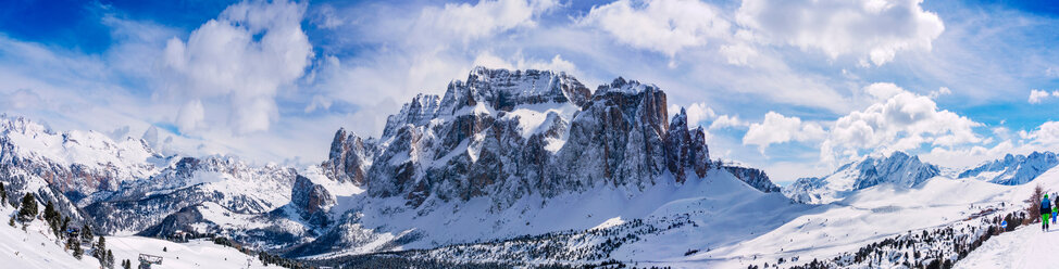 Schneebedeckte Dolomiten, Wolkenstein, Trentino-Südtirol, Italien - CUF47703