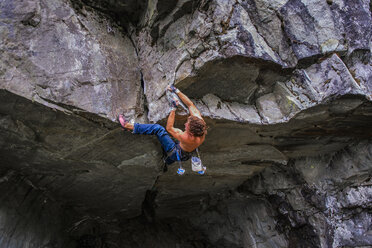 Trad-Klettern auf dem Dach der My Little Pony-Route in Squamish, Kanada - CUF47856