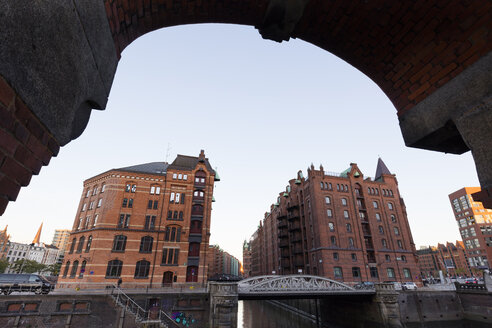 Deutschland, Hamburg, Speicherstadt, alter Speicher - WIF03740