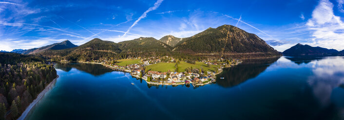 Deutschland, Bayern, Oberbayern, Walchensee, Kochel am See am Abend - AMF06702