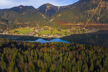 Deutschland, Bayern, Oberbayern, Walchensee, Kochel am See am Abend - AMF06709