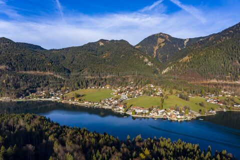 Deutschland, Bayern, Oberbayern, Walchensee, Kochel am See am Abend, lizenzfreies Stockfoto