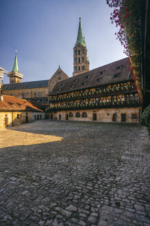 Deutschland, Bayern, Bamberg, Alte Hofhaltung und Bamberger Dom - TAMF01167