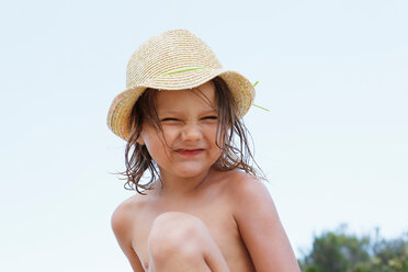 Cute girl in sun hat, portrait, Scopello, Sicily, Italy - CUF47898