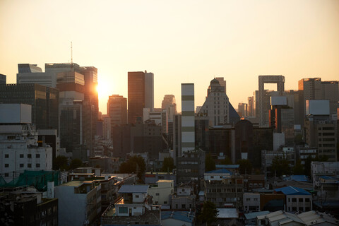 Stadtbild bei Sonnenuntergang, Seoul, Südkorea, lizenzfreies Stockfoto