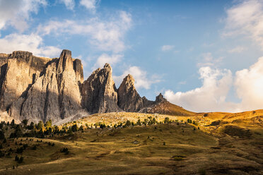 Blick auf die Sellatürme oder Sella Türme, Dolomiten - CUF48293