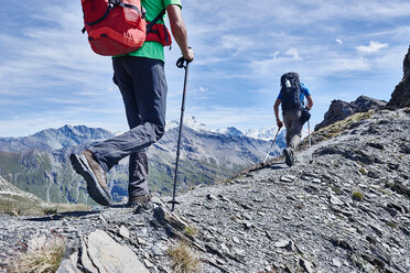 Wanderer auf dem Grat, Mont Cervin, Matterhorn, Wallis, Schweiz - CUF48381