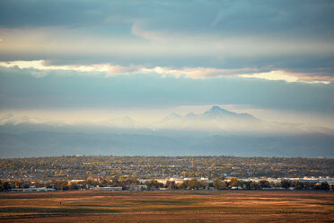 Landscape, Longs Peak, cityscape, Rocky Mountains, Denver, Colorado, USA - ISF20163