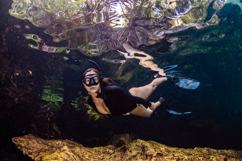 Cenoten-Tauchen, Cenote Crystalino, Tulum, Quintana Roo, Mexiko - ISF20435