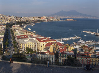 Italien, Neapel, Stadt, Hafen und Vesuv - WWF04841