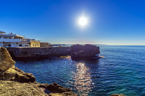 Spanien, Mallorca, Küste bei Portixol - THAF02428