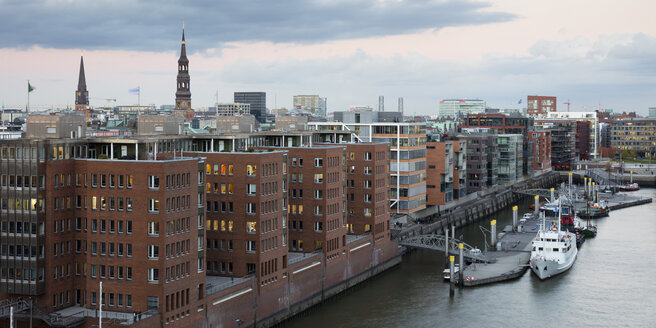 Deutschland, Hamburg, HafenCity, Sandtorhafen - WIF03778