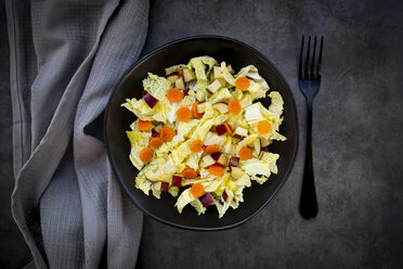 Winter salad with chinese cabbage, apple and carrot - LVF07674