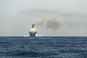Spain, Andalusia, air pollution by cargo ship - KBF00458