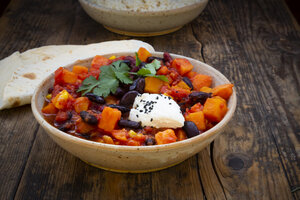 Bowl of Chili sin Carne, rice and flat bread - LVF07708