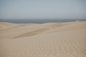 Namibia, Walvis Bay, Namib-Naukluft-Nationalpark, Sandwich Harbour, Dünenlandschaft - LHPF00429