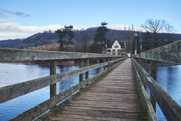 Schweiz, Holzbrücke zur Insel Werd, Kloster Werd - ELF02007