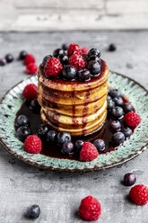 Pancakes with blueberries, raspberries and black currant sirup - SARF04072