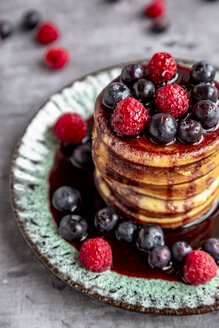 Pancakes with blueberries, raspberries and black currant sirup - SARF04075