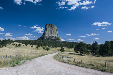 USA, Wyoming, Devils Tower National Monument - RUNF01047