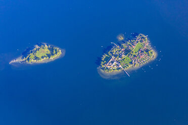 Germany, Bavaria, Chiemgau, Aerial view of Lake Chiemsee, Frauenchiemsee and Krautinsel left - MMAF00817