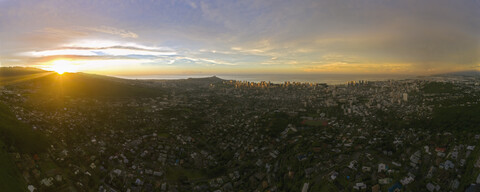 USA, Haswaii, Oahu, Honolulu, view from Tantalus Lookout at sunrise, Puu Ualakaa State Park stock photo