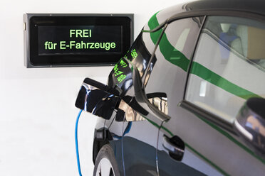 Charging station for an electric car - WDF05075