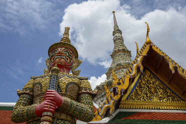 Thailand, Bangkok, sculpture of demon at royal palace Wat Phra Kaew - LBF02360