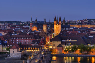 Deutschland, Bayern, Franken, Würzburg, Historische Altstadt - RUEF02101