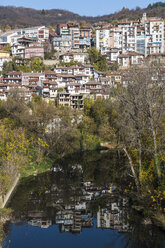 Veliko Tarnovo oberhalb des Flusses Yantra, Bulgarien - RUNF01075