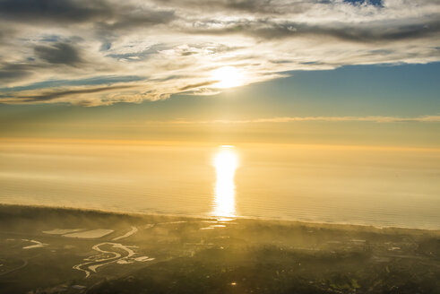 USA, Kalifornien, Del Mar, Sonnenuntergang über dem Meer - RUNF01103