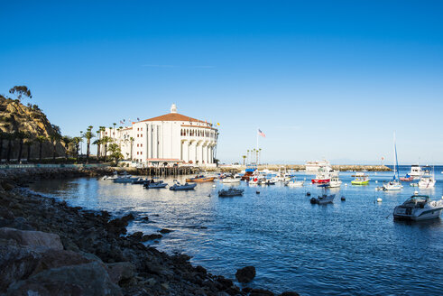 USA, California, Channel islands, Santa Catalina Island, Avalon, Casino at harbour - RUNF01119