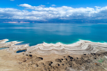 Luftbildaufnahme mit Drohne. Blick auf die Küste des Toten Meeres, Israel - CUF48530