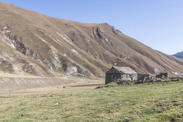 Georgia, Greater Caucasus, Truso Gorge with village Ketrisi - KEBF01134