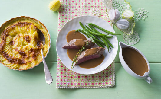 Lamb fillet with potato gratin and French beans - PPXF00176