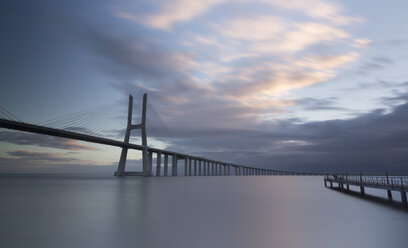 Portugal, Lisbon, Vasco da Gama bridge in the morning - FCF01678