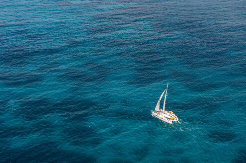 Karibik, Antillen, Sint Maarten, Segelboot - RUNF01144