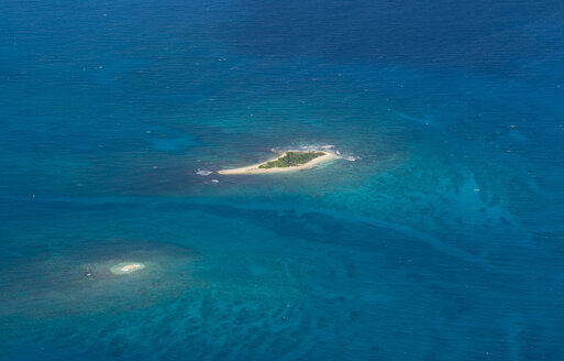 Antigua, Kleine Insel mit weißem Sandstrand - RUNF01155