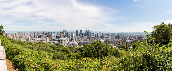 Mount Royal Aussichtspunkt mit Blick auf die Stadt, Montreal, Kanada - ISF20715