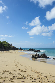 Karibik, Antillen, Sint Maarten, Happy Bay Beach, Übersee-Frankreich - RUNF01242