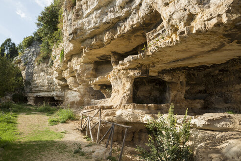 Italy, Sicily, Province of Ragusa, Parco Archeologico Forza, Cava d`Ispica, Grotte cadute - MAMF00408