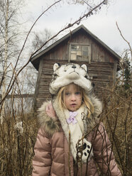 Finnland, Kuopio, Porträt eines Mädchens - PSIF00230