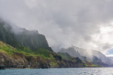 USA, Hawaii, Kauai, Na Pali Coast State Wilderness Park, Na Pali Coast - FOF10396