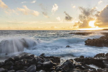 USA, Hawaii, Kauai, Pacific Ocean, South Coast, Kukuiula Bay at sunset - FOF10418