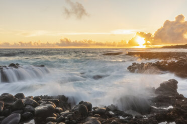 USA, Hawaii, Kauai, Pacific Ocean, South Coast, Kukuiula Bay at sunset - FOF10419