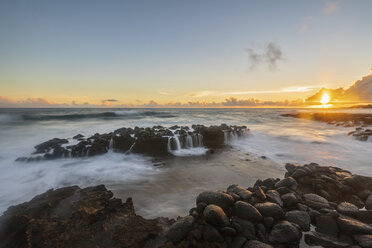 USA, Hawaii, Kauai, Pacific Ocean, South Coast, Kukuiula Bay at sunset - FOF10433